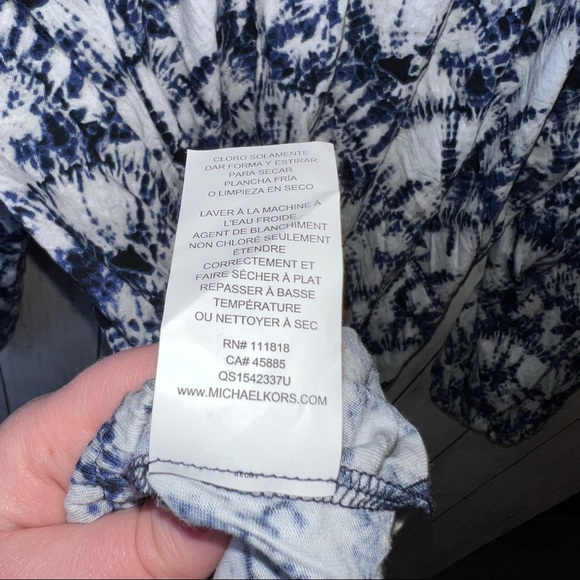 Michael Kors Tie Dye Blouse True Navy Blue White Size Small Scoop Neck - Picture 7 of 8